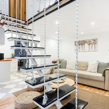 Apartment & Spacious Near Gozsdu Court, Quiet With Ac *