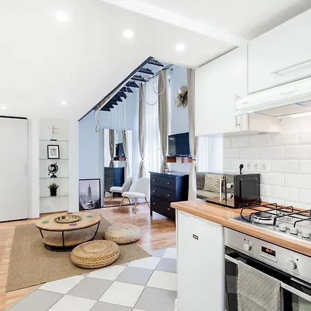 & Spacious Near Gozsdu Court, Quiet With Ac Apartment Budapest